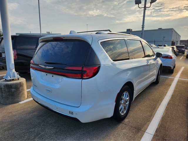 2021 Chrysler Pacifica Touring L 4