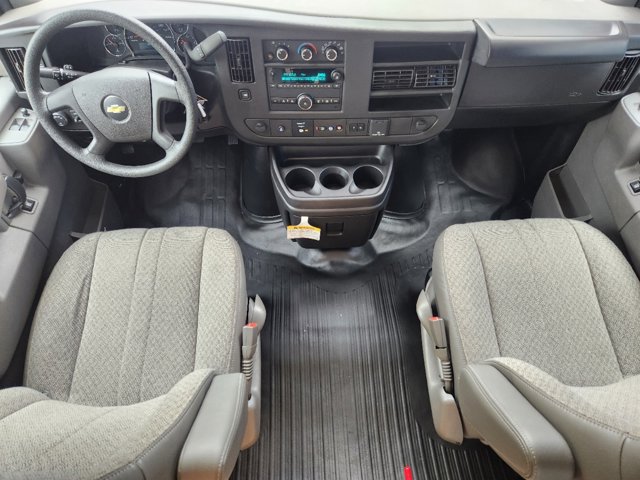 2022 Chevrolet Express Commercial Cutaway Work Van 26