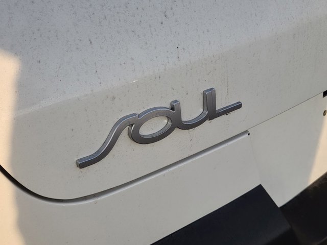 2022 Kia Soul LX 9