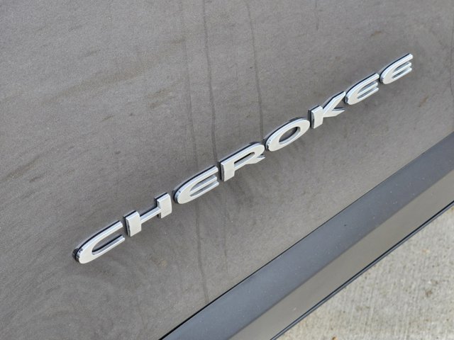 2022 Jeep Cherokee Latitude Lux 8