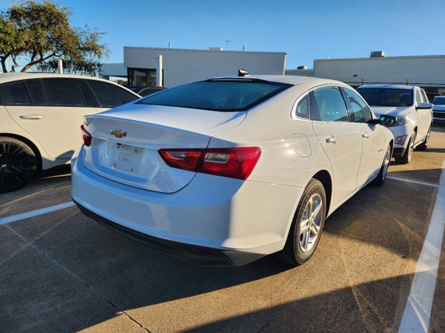 2022 Chevrolet Malibu LS 4