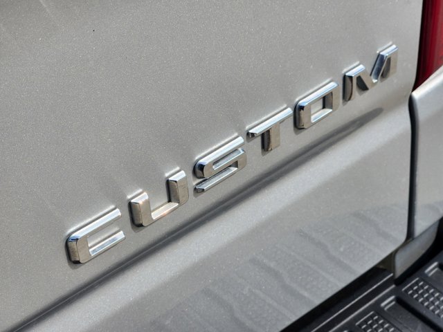 2022 Chevrolet Silverado 1500 Custom 9