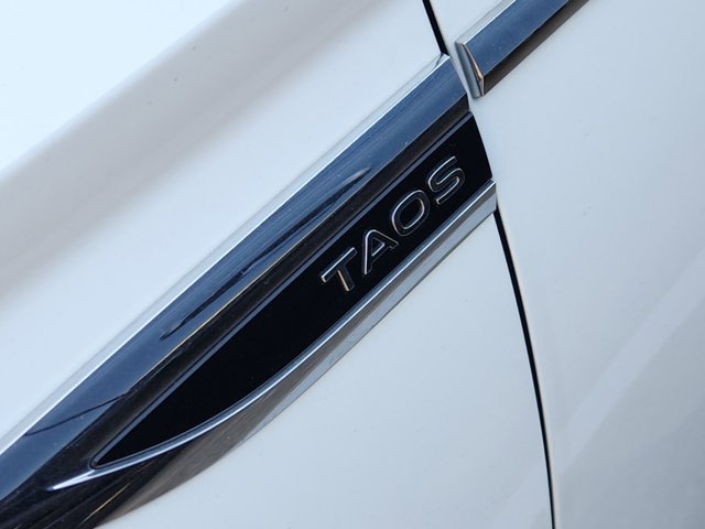 2022 Volkswagen Taos SE 10