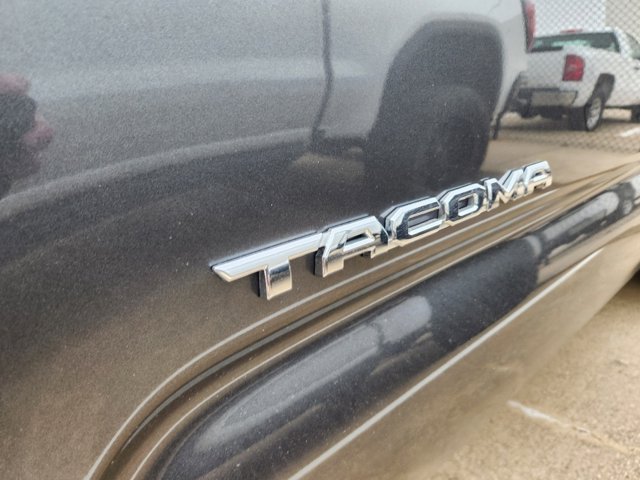 2022 Toyota Tacoma 2WD Limited 8