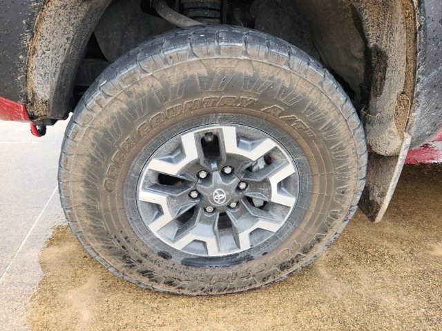 2022 Toyota Tacoma 4WD TRD Off-Road 9