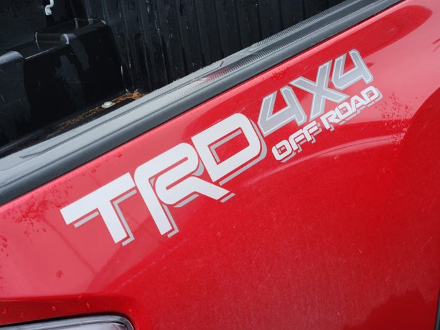 2022 Toyota Tacoma 4WD TRD Off-Road 10