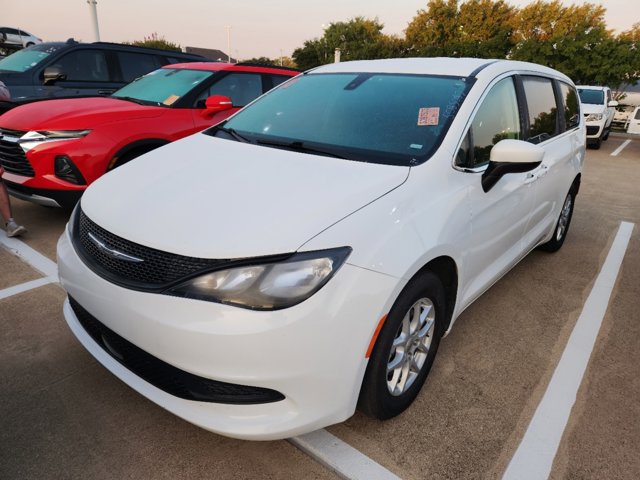 2022 Chrysler Voyager LX 3