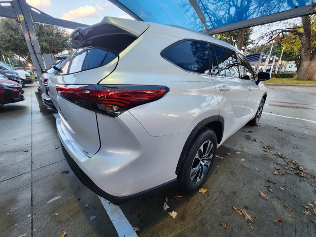 2022 Toyota Highlander XLE 4