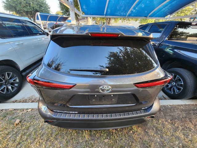 2022 Toyota Highlander XLE 5