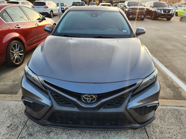 2022 Toyota Camry SE 2