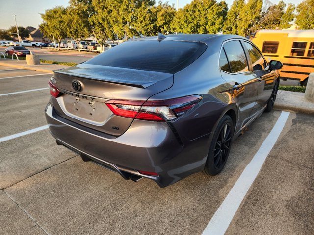 2022 Toyota Camry SE 4