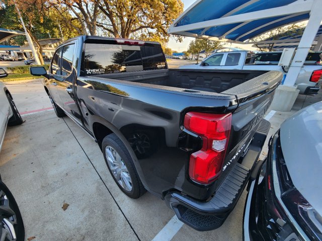 2023 Chevrolet Silverado 1500 High Country 3