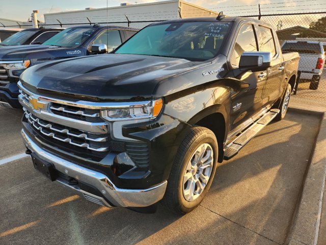 2023 Chevrolet Silverado 1500 LTZ 3