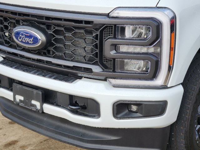 2023 Ford Super Duty F-250 SRW LARIAT 8