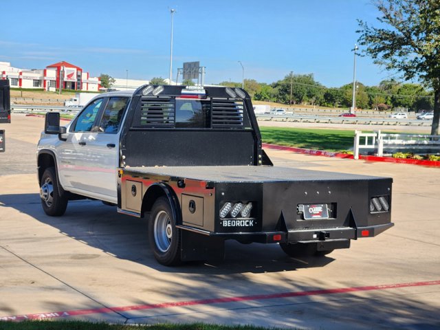 2023 Chevrolet Silverado 3500HD CC Work Truck 2