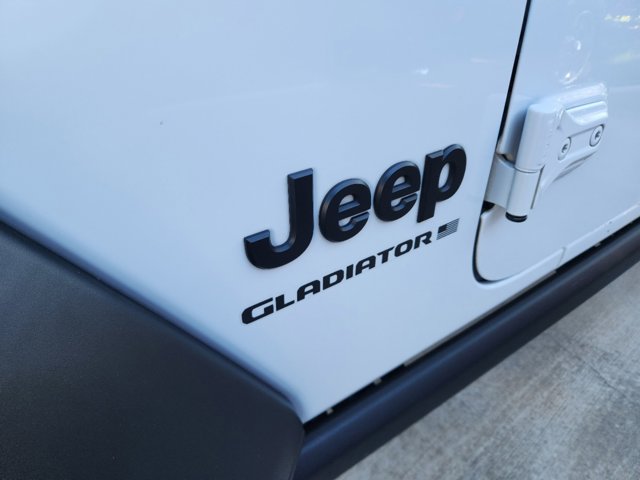 2023 Jeep Gladiator Sport 8