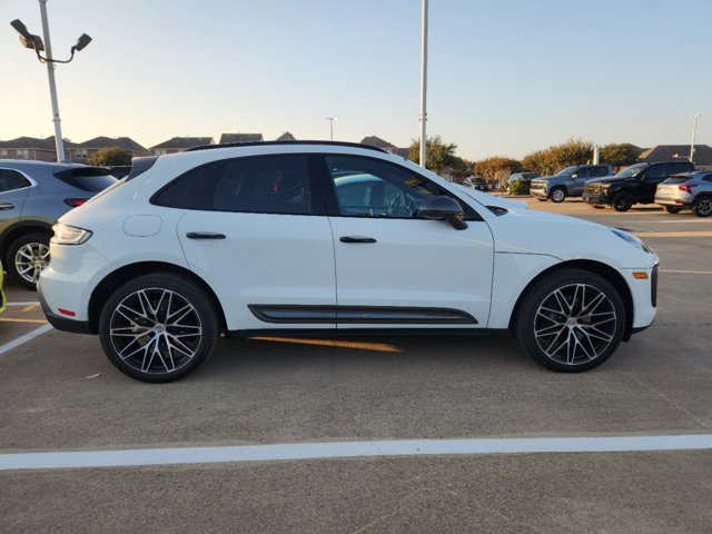 2023 Porsche Macan T 4