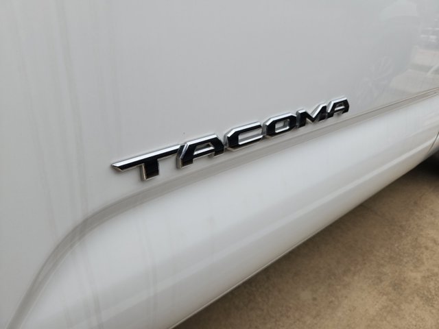 2023 Toyota Tacoma 4WD TRD Off-Road 8