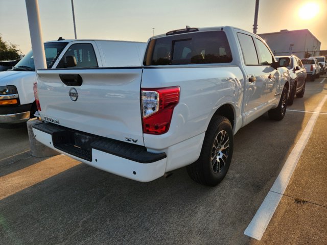 2023 Nissan Titan SV 4