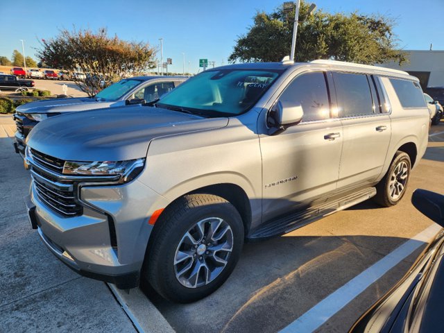 2023 Chevrolet Suburban LT 2