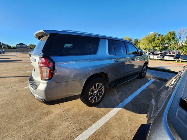 2023 Chevrolet Suburban LT 3