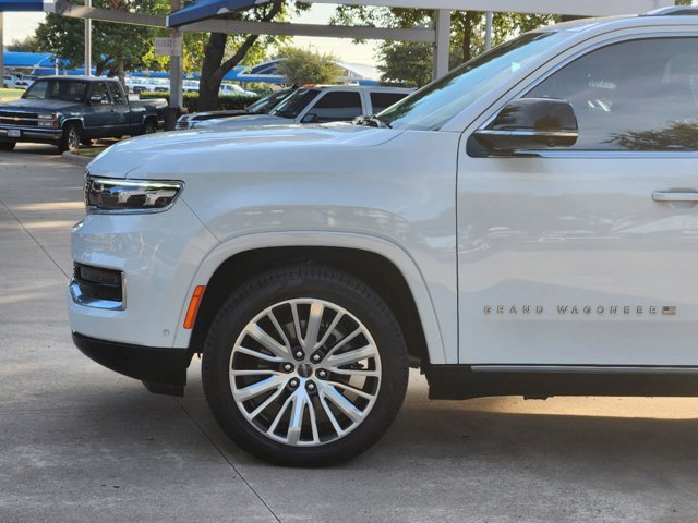 2023 Jeep Grand Wagoneer Series III 15