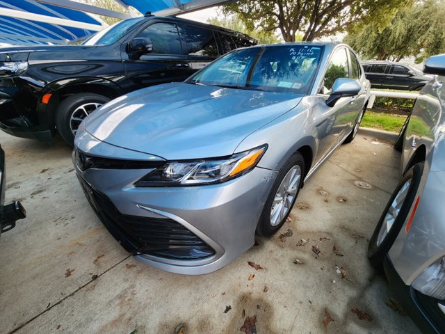 2023 Toyota Camry LE 2