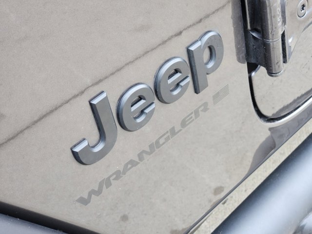 2023 Jeep Wrangler Sport Altitude 8