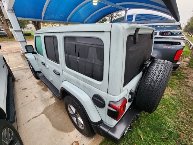 2023 Jeep Wrangler Sahara 3