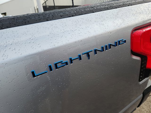 2023 Ford F-150 Lightning Pro 6