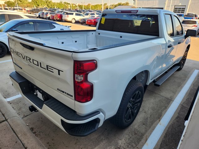 2023 Chevrolet Silverado 1500 Custom 4