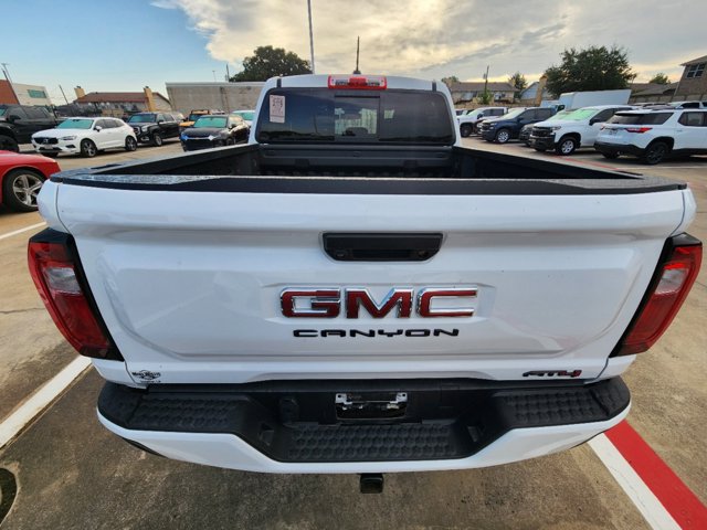 2024 GMC Canyon 4WD AT4 5