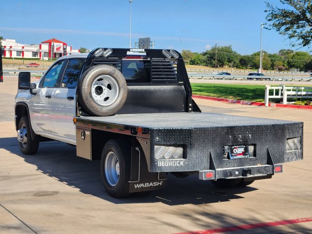 2024 Chevrolet Silverado 3500HD CC Work Truck 2