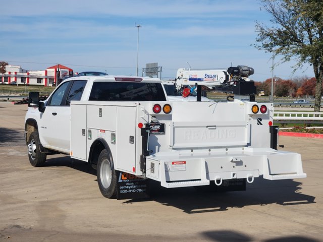 2024 Chevrolet Silverado 3500HD CC Work Truck 2