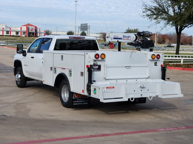 2024 Chevrolet Silverado 3500HD CC Work Truck 2