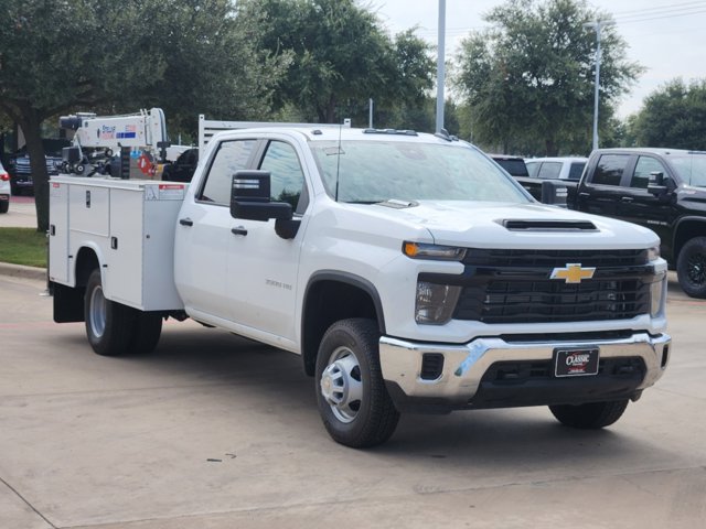 2024 Chevrolet Silverado 3500HD CC Work Truck 2