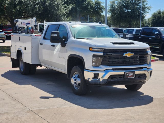 2024 Chevrolet Silverado 3500HD CC Work Truck 2