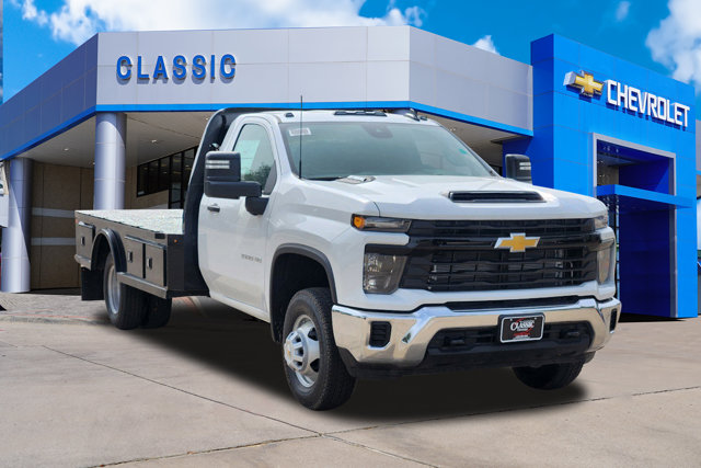 2024 Chevrolet Silverado 3500HD CC Work Truck 32