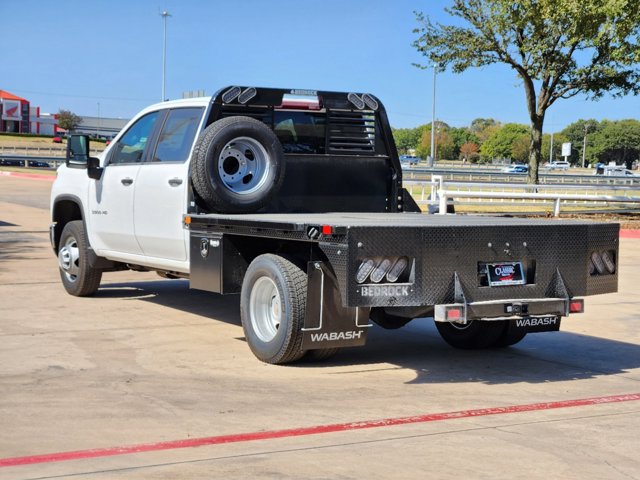 2024 Chevrolet Silverado 3500HD CC Work Truck 3