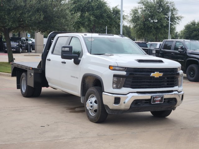 2024 Chevrolet Silverado 3500HD CC Work Truck 2