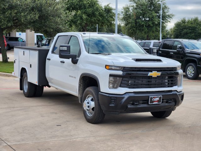 2024 Chevrolet Silverado 3500HD CC Work Truck 2