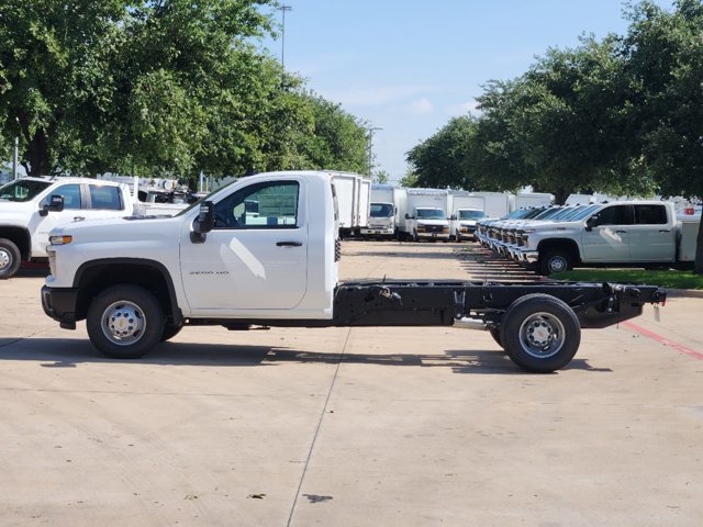 2024 Chevrolet Silverado 3500HD CC Work Truck 10