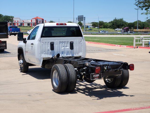 2024 Chevrolet Silverado 3500HD Work Truck 2