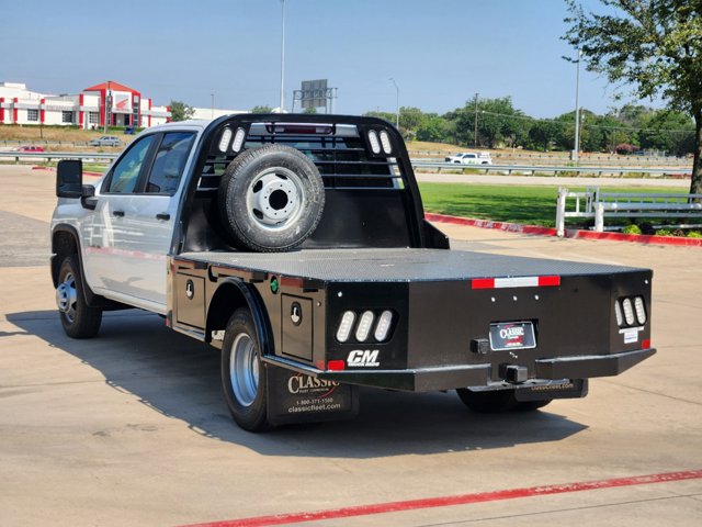 2024 Chevrolet Silverado 3500HD CC Work Truck 2