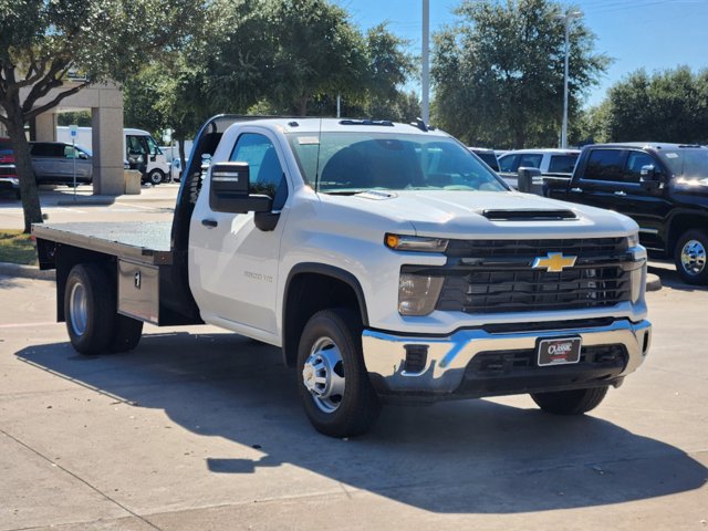 2024 Chevrolet Silverado 3500HD CC Work Truck 2