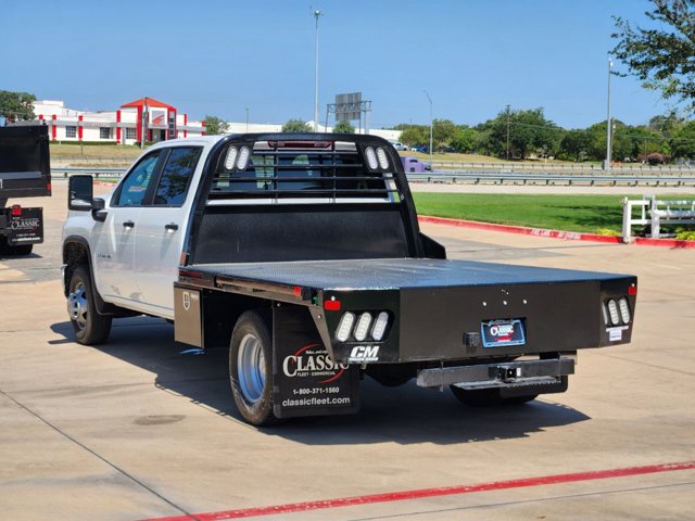 2024 Chevrolet Silverado 3500HD CC Work Truck 2