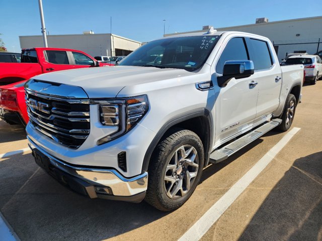 2024 GMC Sierra 1500 SLT 2