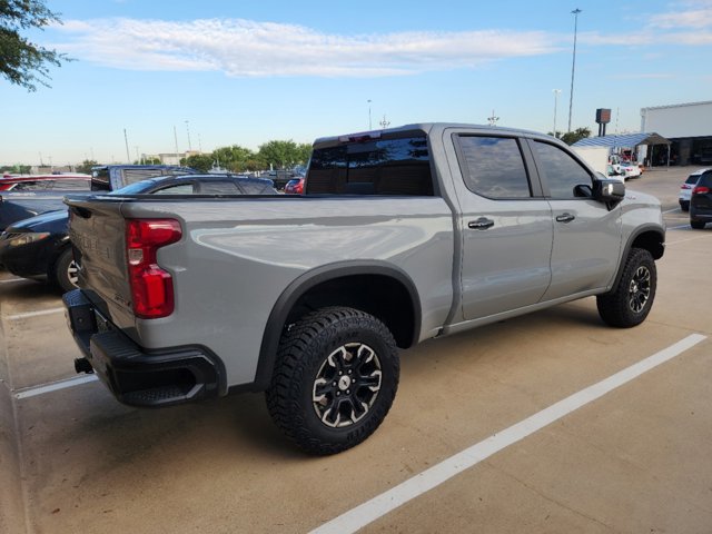 2024 Chevrolet Silverado 1500 ZR2 8