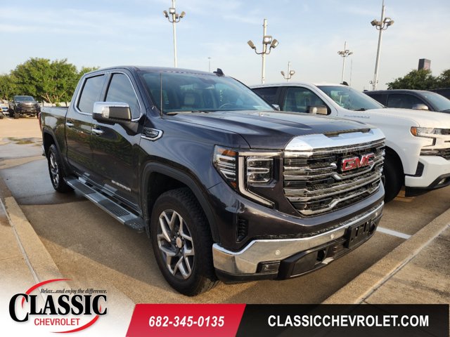 2024 GMC Sierra 1500 SLT 1