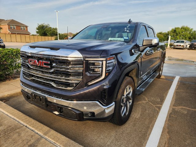 2024 GMC Sierra 1500 SLT 2